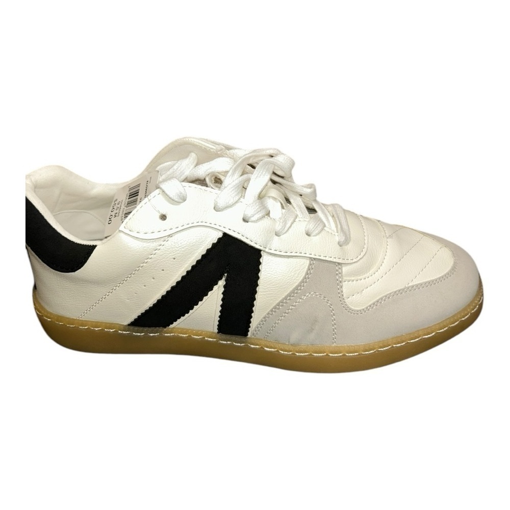 MIA Elowen White and Black Sneakers women’s size 9.5 NWT and Box